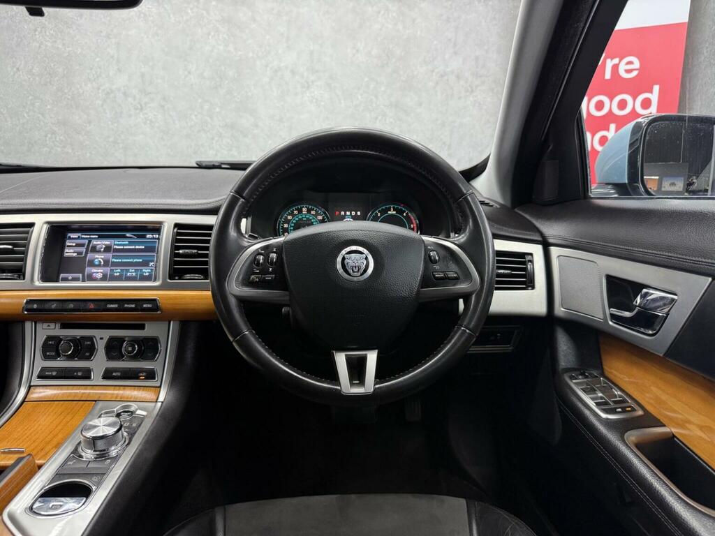 Jaguar XF Portfolio Gold #25