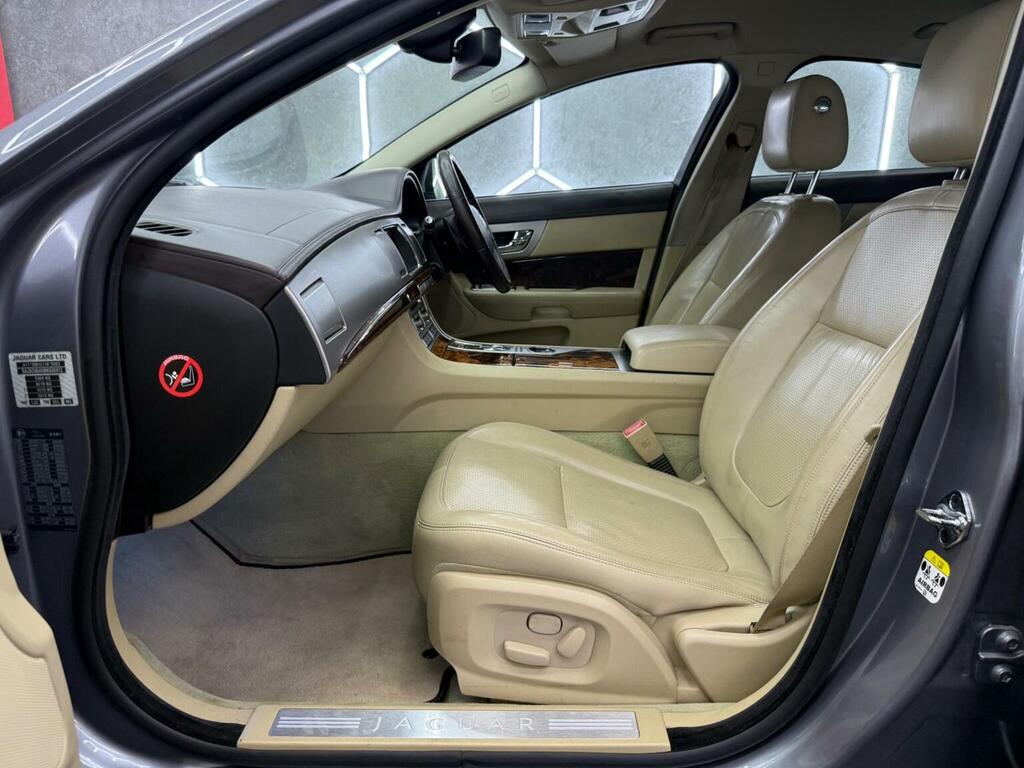 Jaguar XF 2.2L 2.2D Luxury Black #19