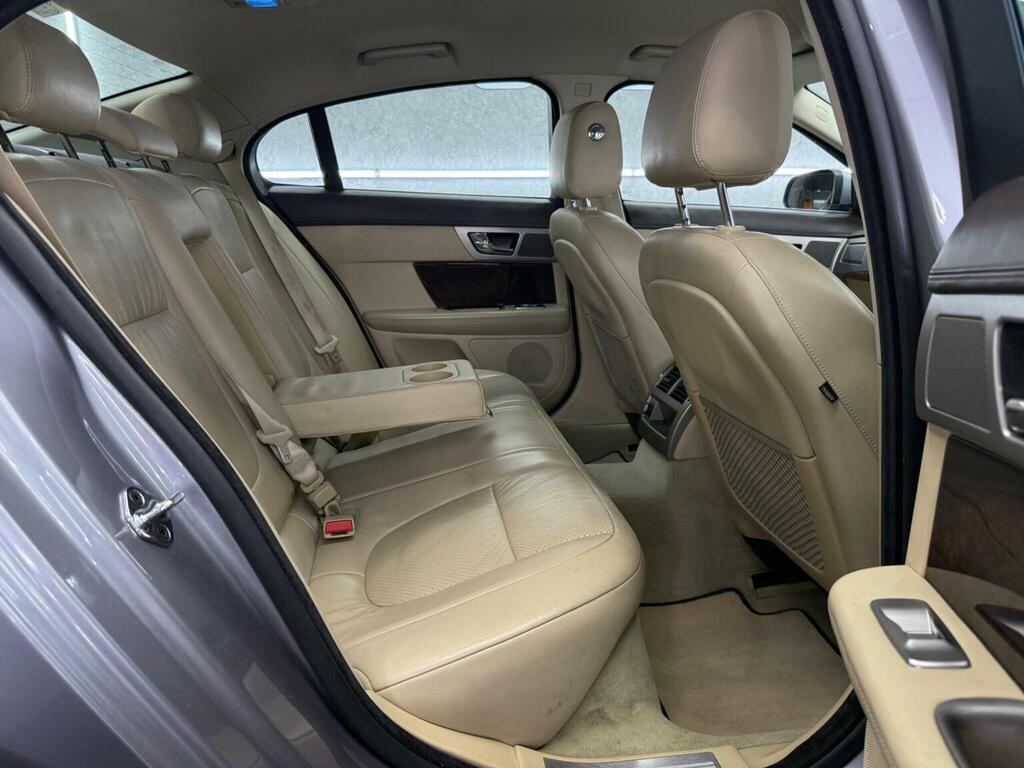 Jaguar XF 2.2L 2.2D Luxury Black #22