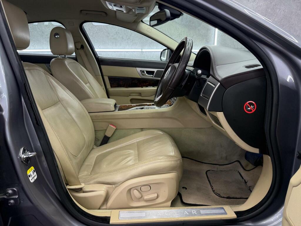 Jaguar XF 2.2L 2.2D Luxury Black #18