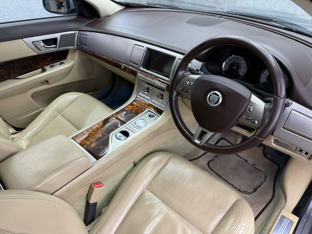 Jaguar XF 2.2L 2.2D Luxury Black #17