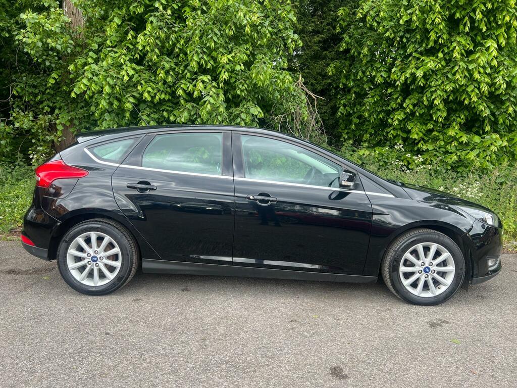 Ford Focus Titanium Black #4
