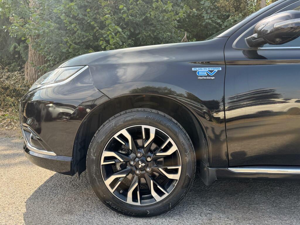 Mitsubishi Outlander 2017 17 2.0H White #94