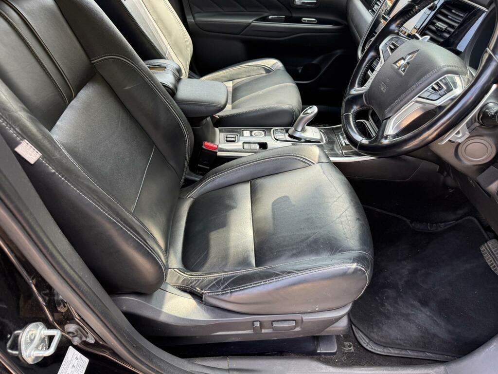 Mitsubishi Outlander 2017 17 2.0H White #76
