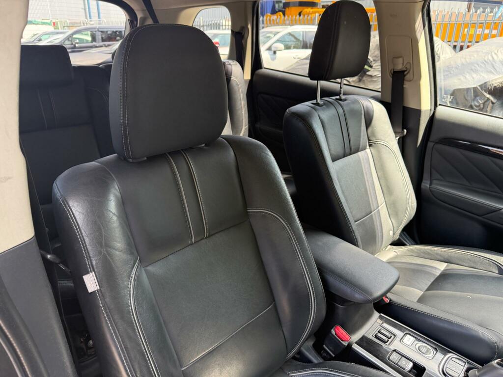 Mitsubishi Outlander 2017 17 2.0H White #25