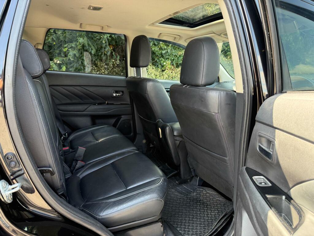 Mitsubishi Outlander 2017 17 2.0H White #77