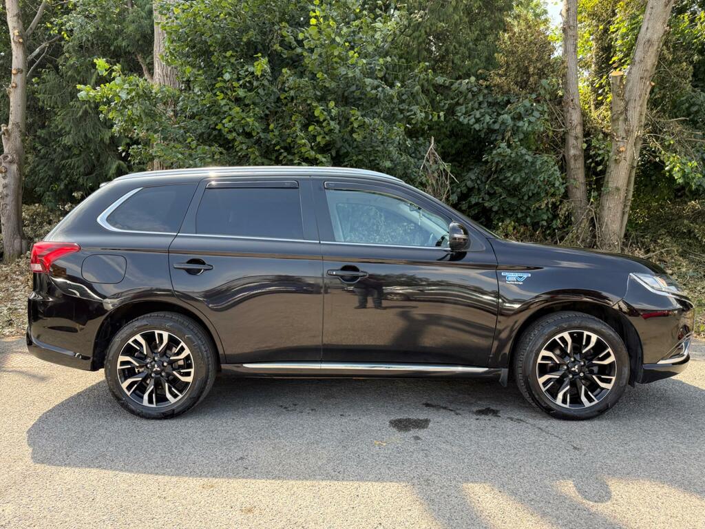 Mitsubishi Outlander 2017 17 2.0H White #68