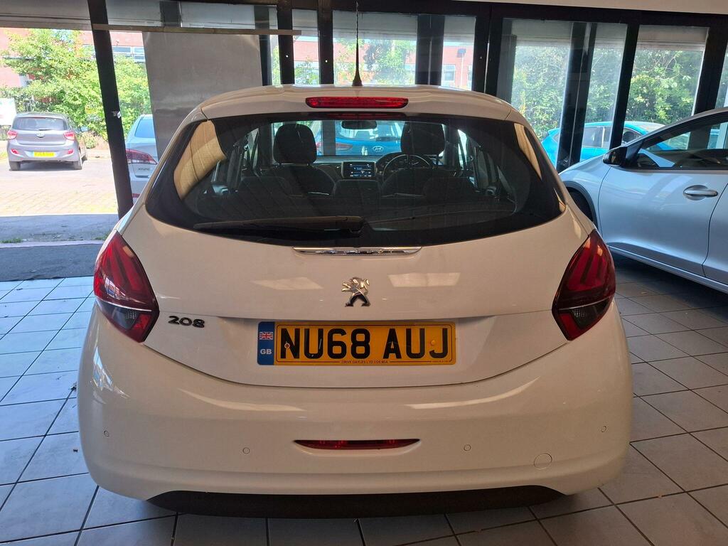 Peugeot 208 1.2 Puretech Signature Euro 6 Ss White #4