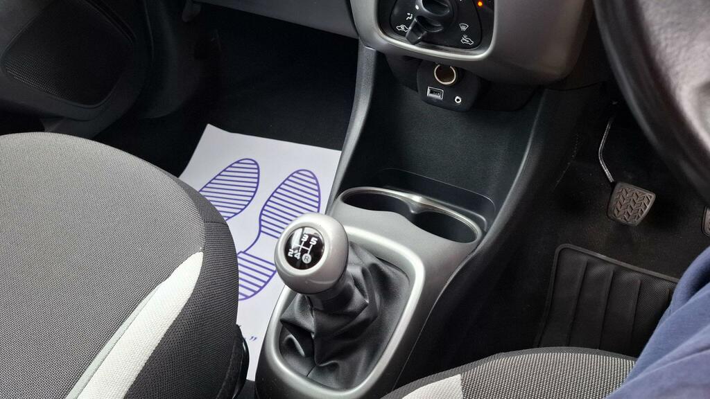 Toyota Aygo X X-pression White #13