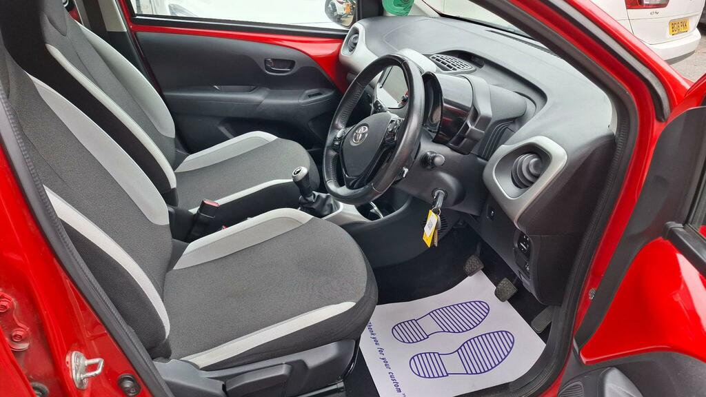 Toyota Aygo X X-pression White #9