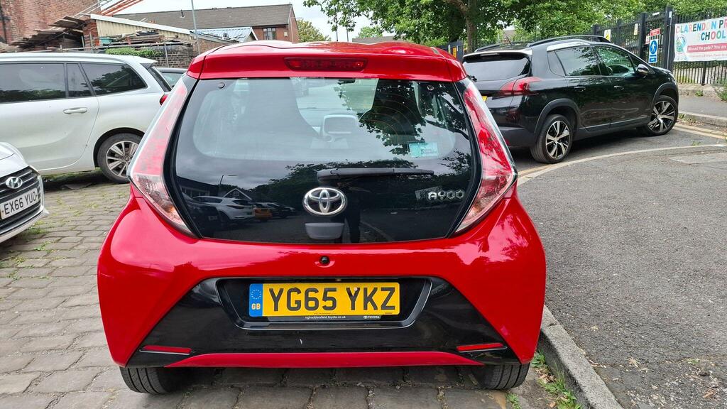 Toyota Aygo X X-play Red #2