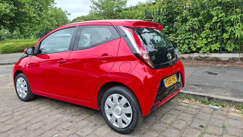 Toyota Aygo X X-play Red #5