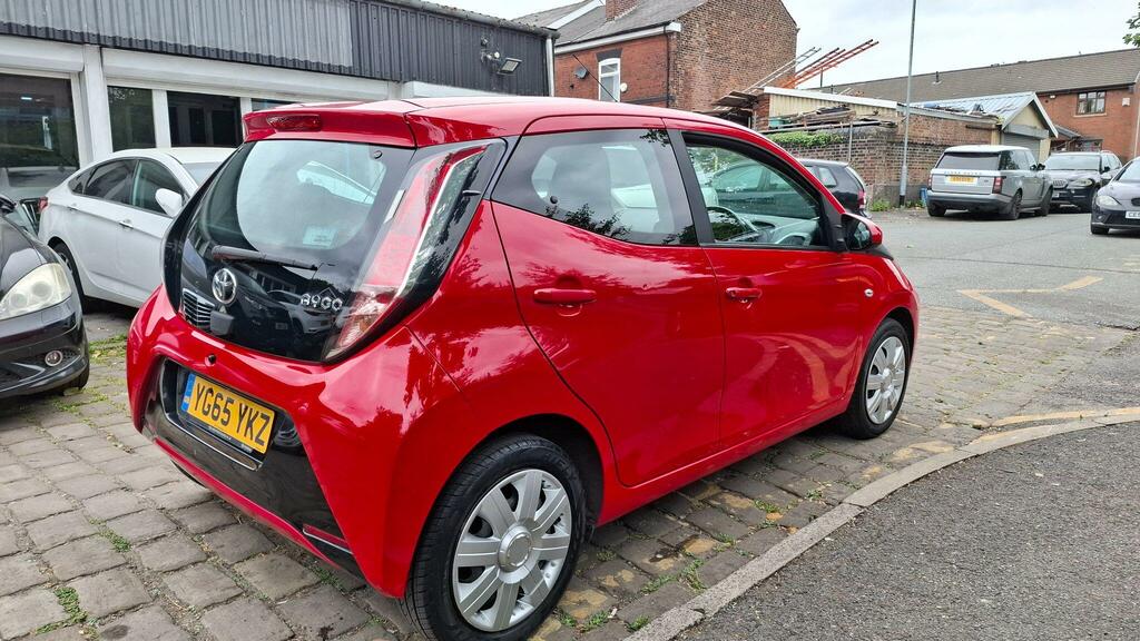 Toyota Aygo X X-play Red #4
