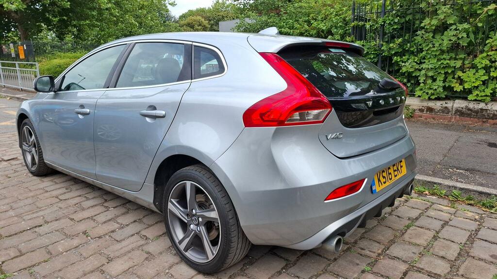 Volvo V40 R-design Lux Nav Silver #4