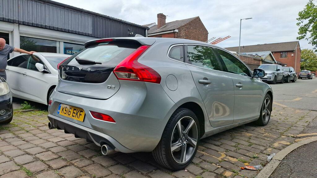 Volvo V40 R-design Lux Nav Silver #3