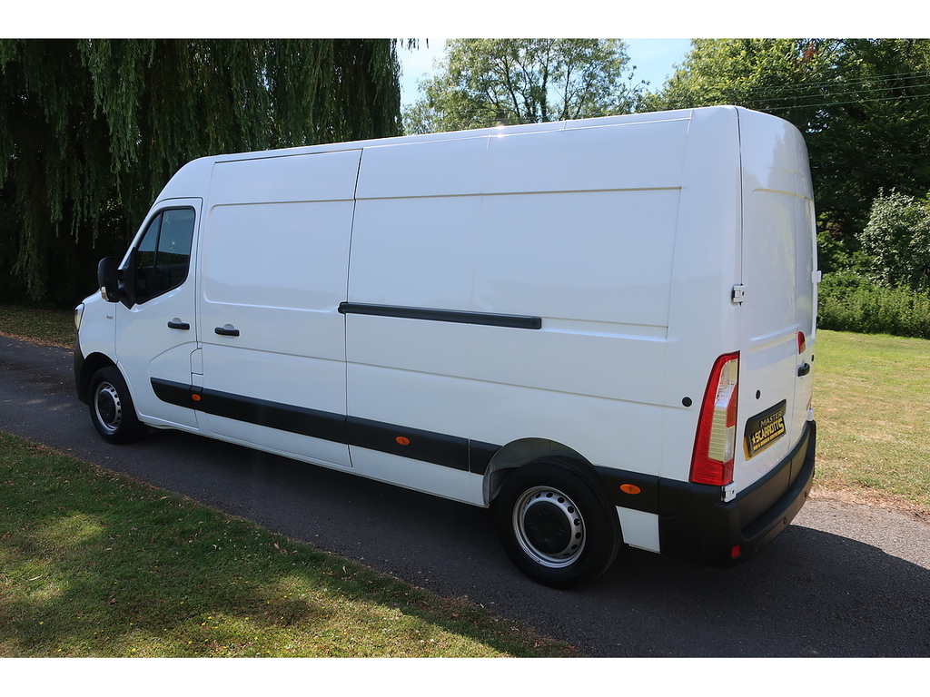 Renault Master 2.3 Dci 35 Start Panel Van Fwd L HV74YXY White #4