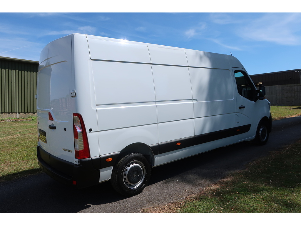 Renault Master 2.3 Dci 35 Start Panel Van Fwd L HV74YXY White #2