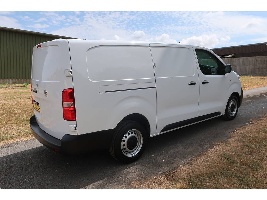 Vauxhall Vivaro 1.5 Turbo D 2900 Dynamic Panel Van 6Dr Manu White #2