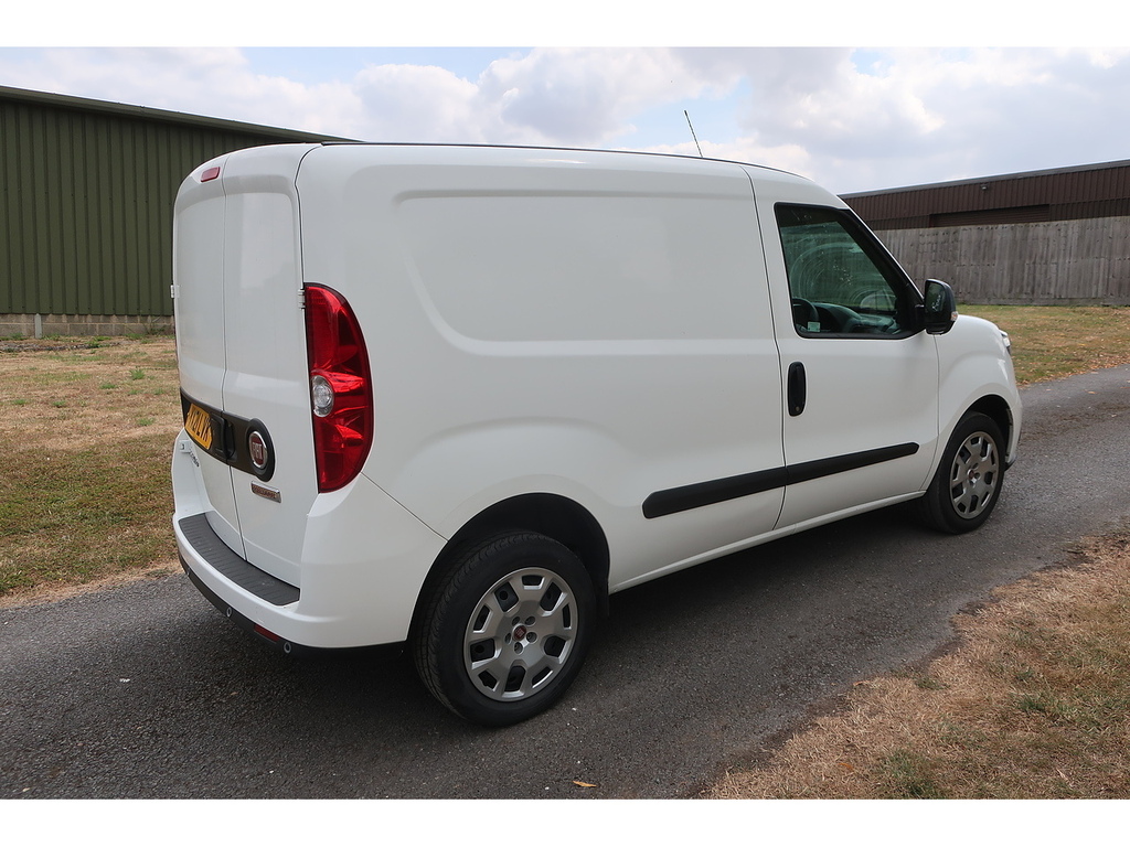 Fiat Doblo 1.3 Multijetii Tecnico Panel Van White #2