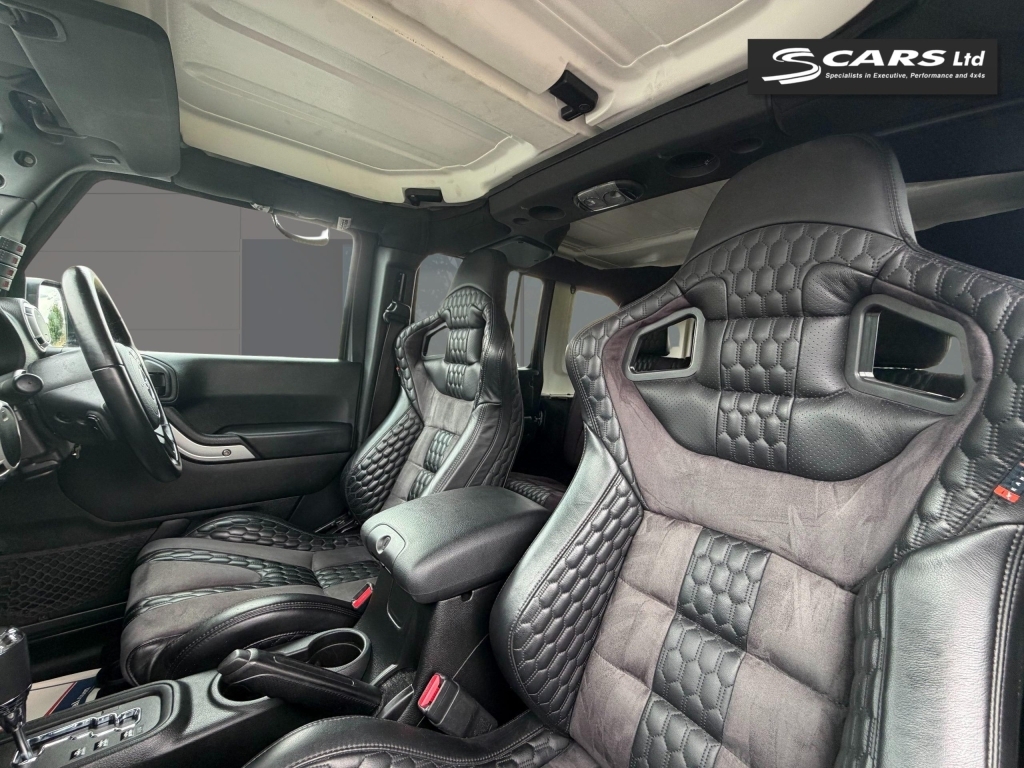 Jeep Wrangler 3.6 V6 Overland Black #6