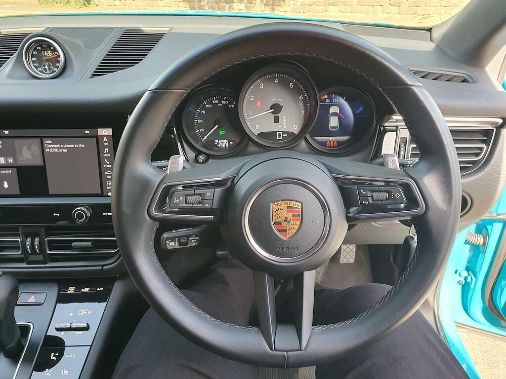 Porsche Macan Gts Pdk Estate Red #37