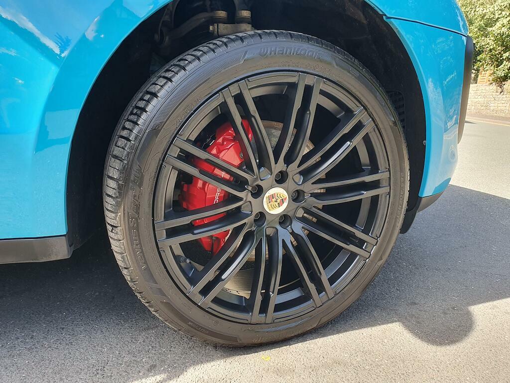 Porsche Macan Gts Pdk Estate Red #15