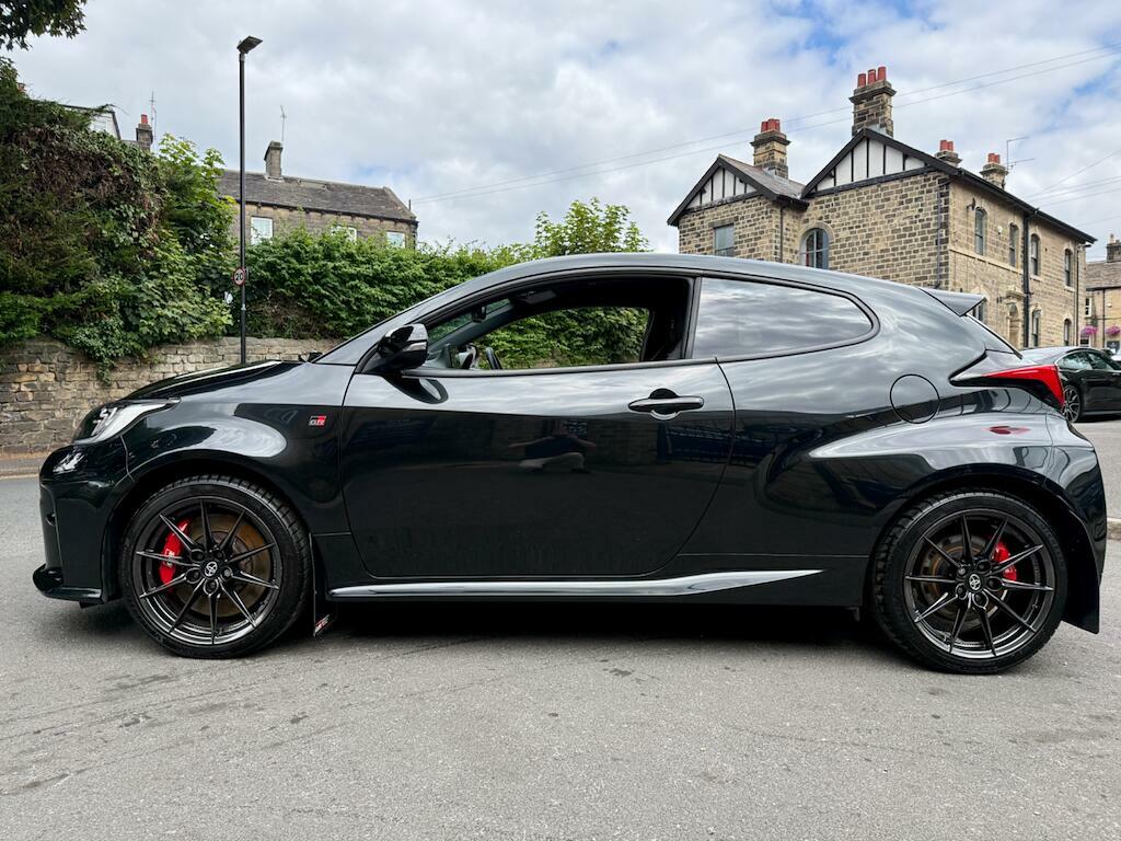Toyota Yaris Gr Circuit Black #6