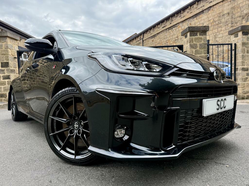 Toyota Yaris Gr Circuit Black #2