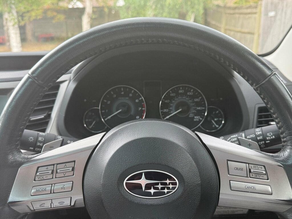 Subaru Outback Estate Black #16