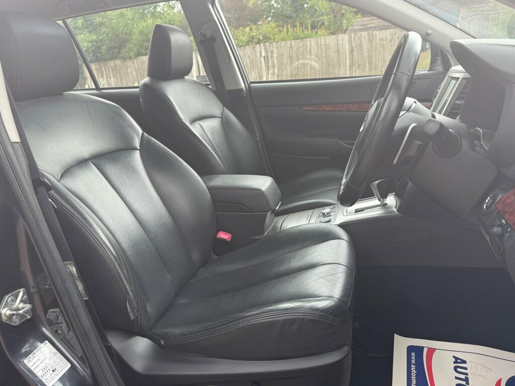 Subaru Outback Estate Black #12