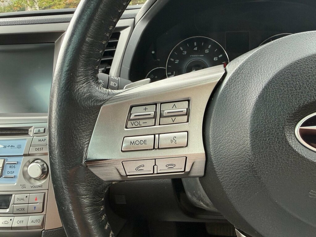 Subaru Outback Estate Black #15