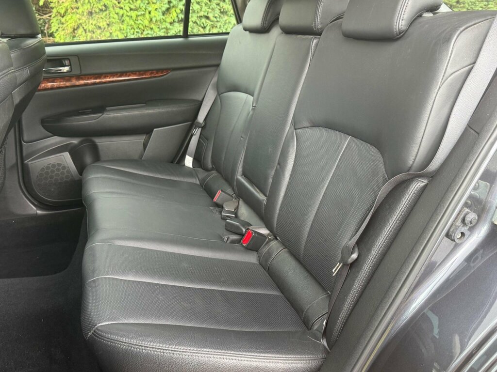 Subaru Outback Estate Black #11