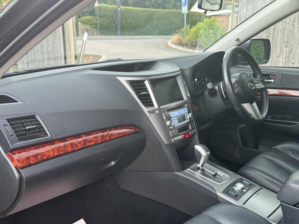 Subaru Outback Estate Black #13
