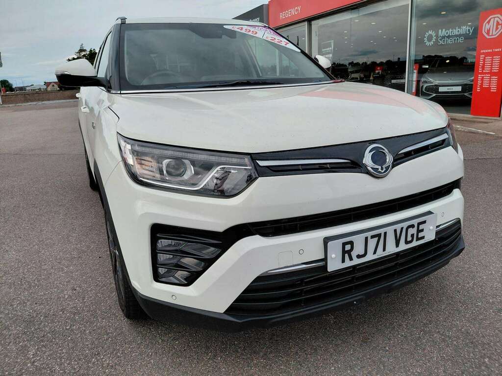 SsangYong Tivoli Ultimate T White #3