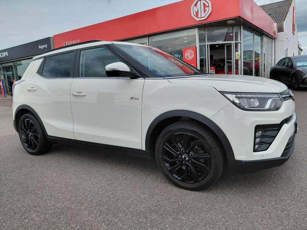 SsangYong Tivoli Ultimate T White