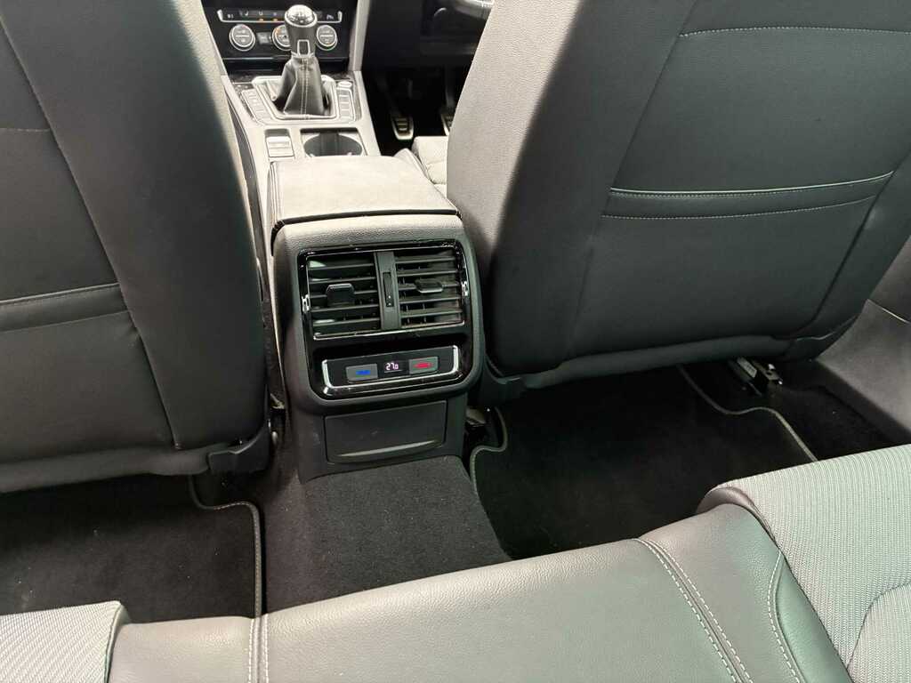 Volkswagen Passat Saloon Gt 2.0 Tdi Scr 150Ps 7-Speed Dsg Black #7