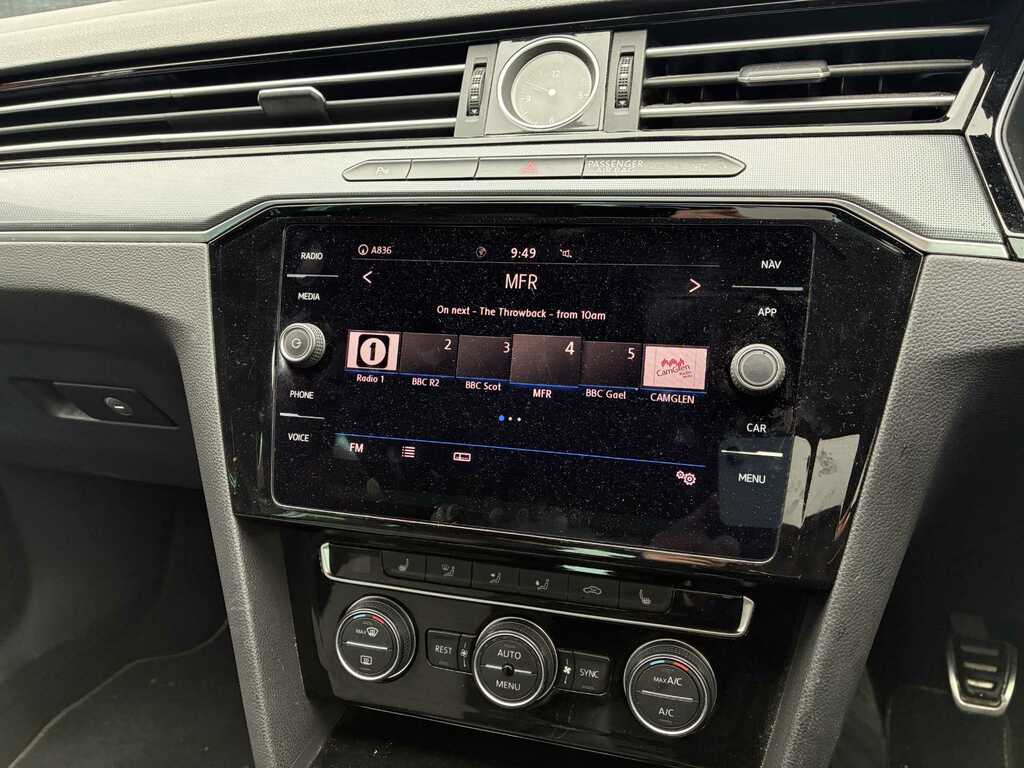 Volkswagen Passat Saloon Gt 2.0 Tdi Scr 150Ps 7-Speed Dsg Black #15