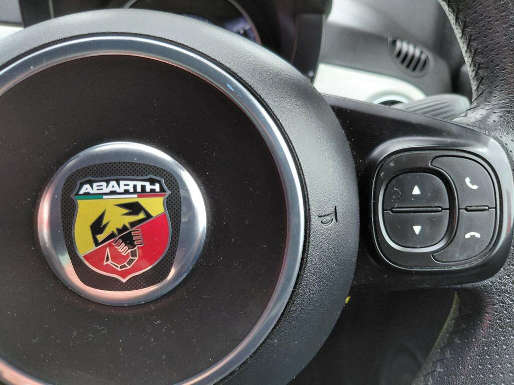 Abarth 595 1.4 T-jet 180 Competizione Red #28