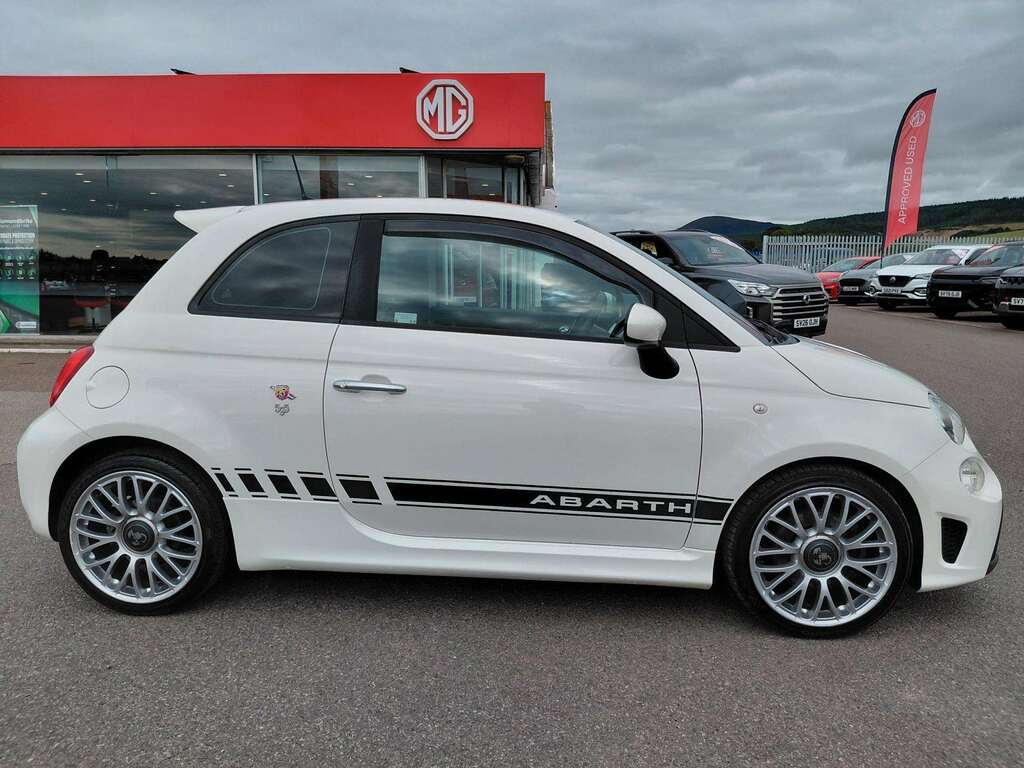 Abarth 595 1.4 T-jet 180 Competizione Red #17