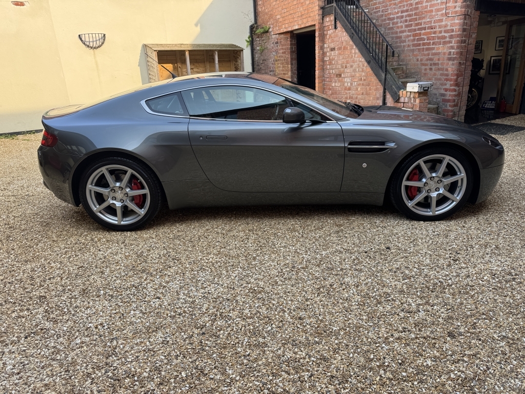 Aston Martin Vantage 2dr Black #17