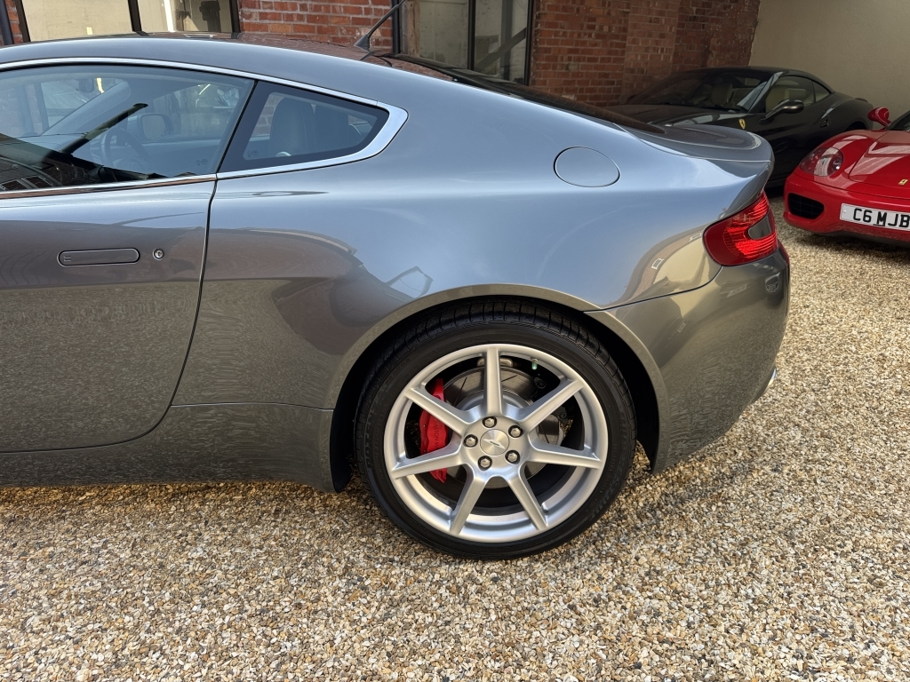 Aston Martin Vantage 2dr Black #22