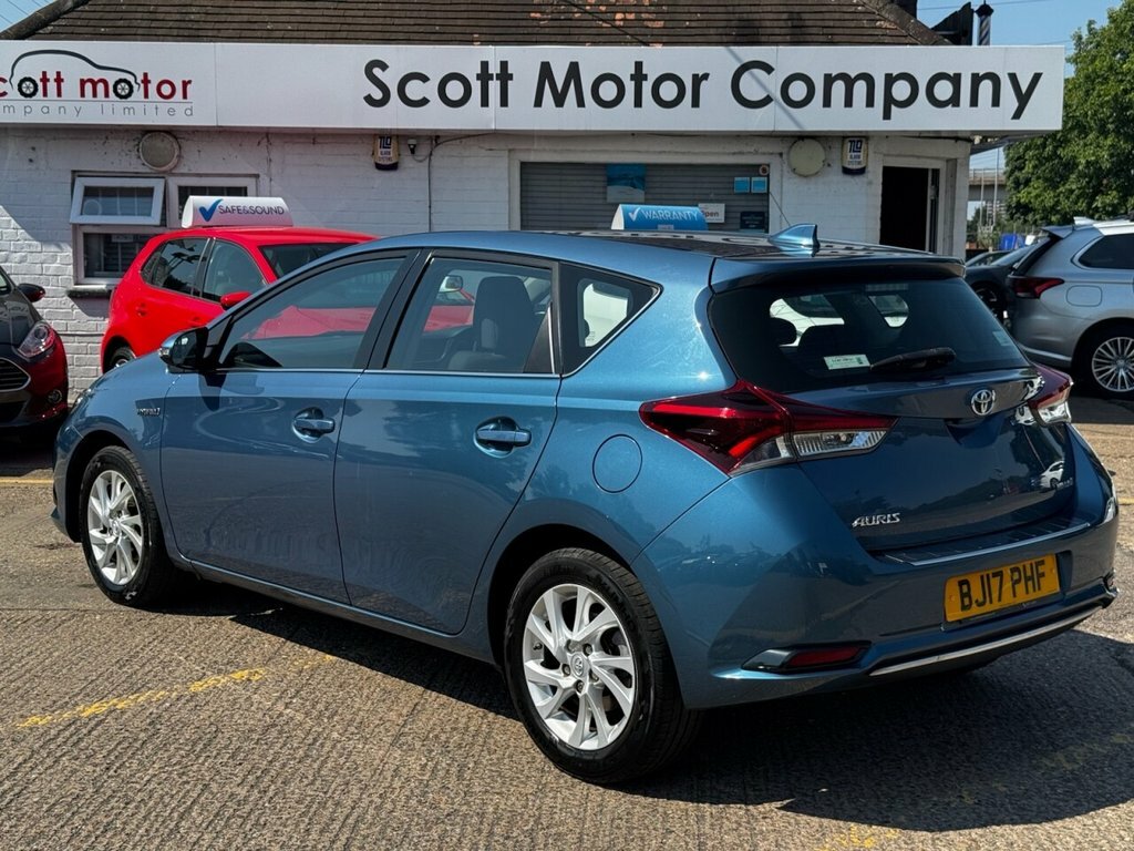 Toyota Auris 1.8L Business Edition Blue #2