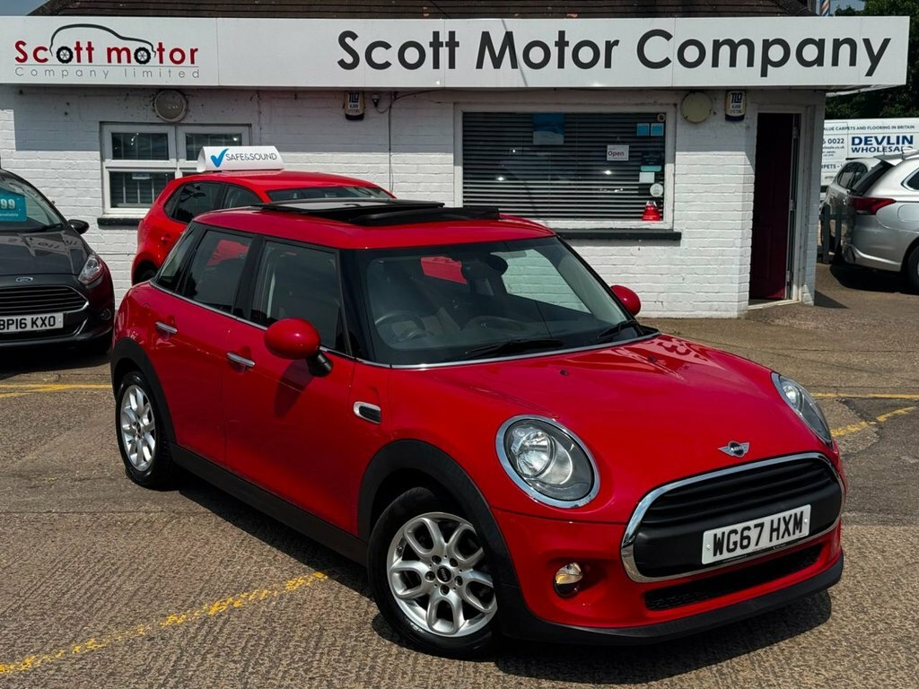 Mini Hatch 1.2L One Red