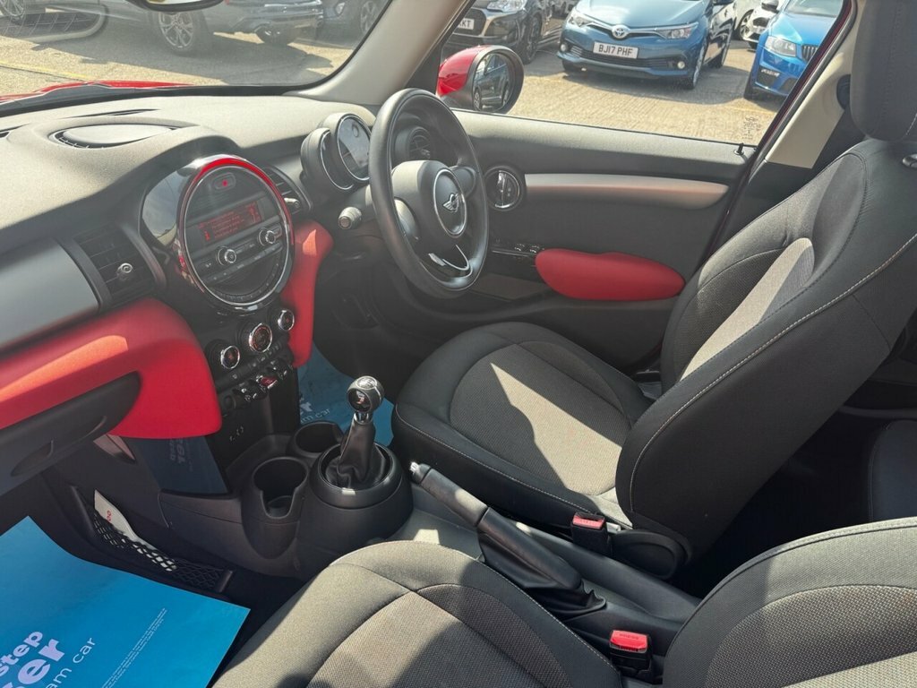 Mini Hatch 1.2L One Red #2