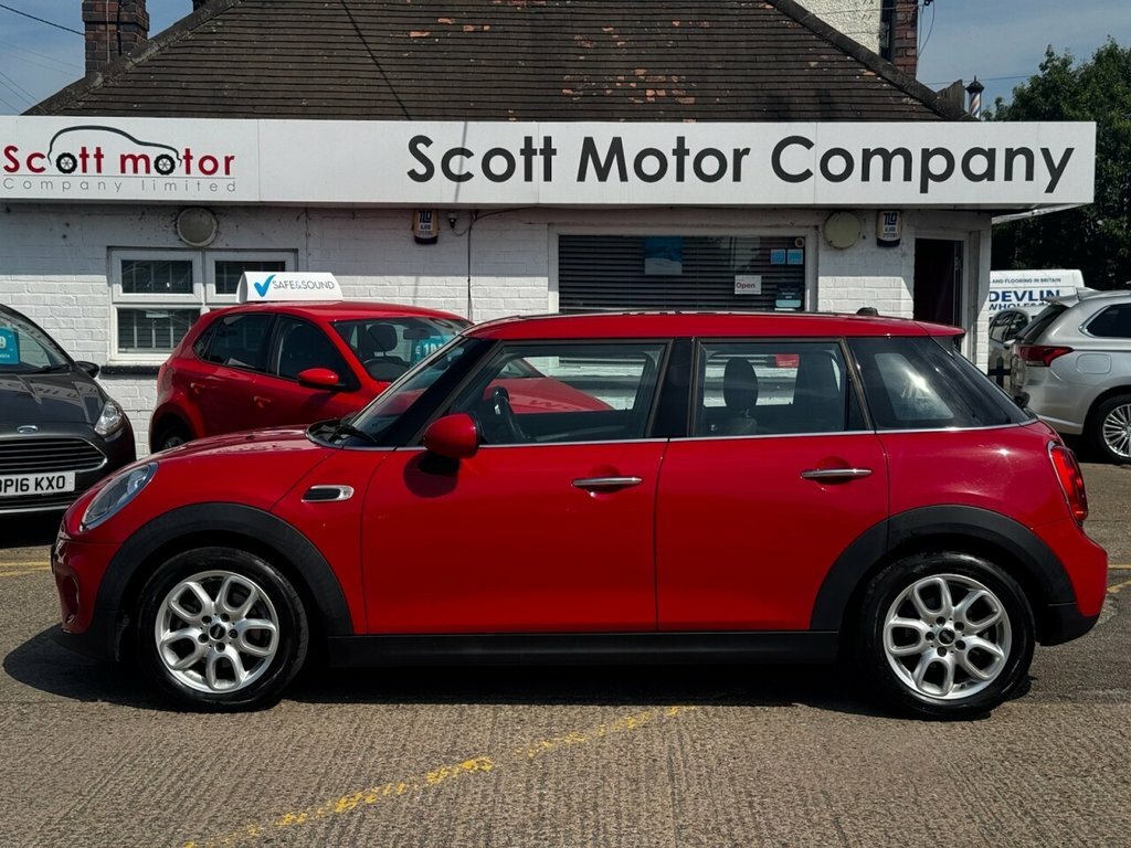 Mini Hatch 1.2L One Red #4