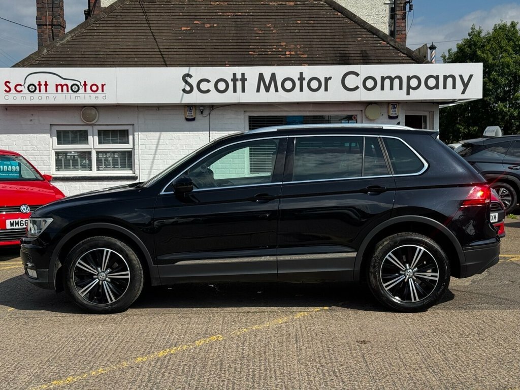 Volkswagen Tiguan 2L Se Navigation AF17MKG Black #5