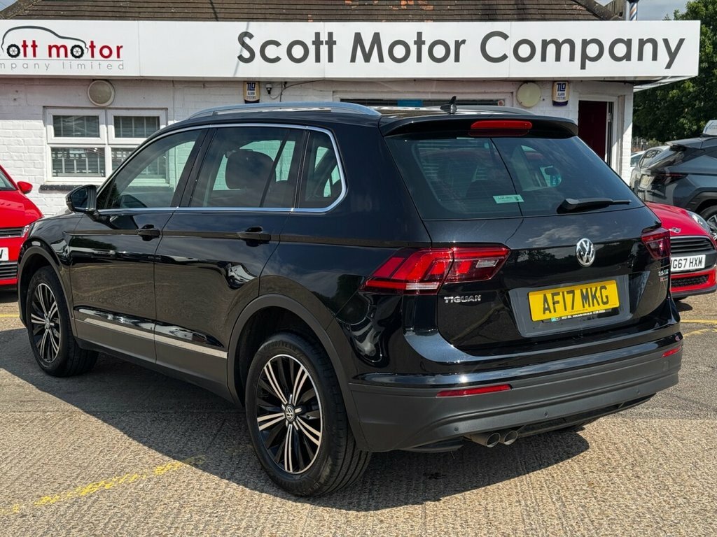Volkswagen Tiguan 2L Se Navigation AF17MKG Black #2