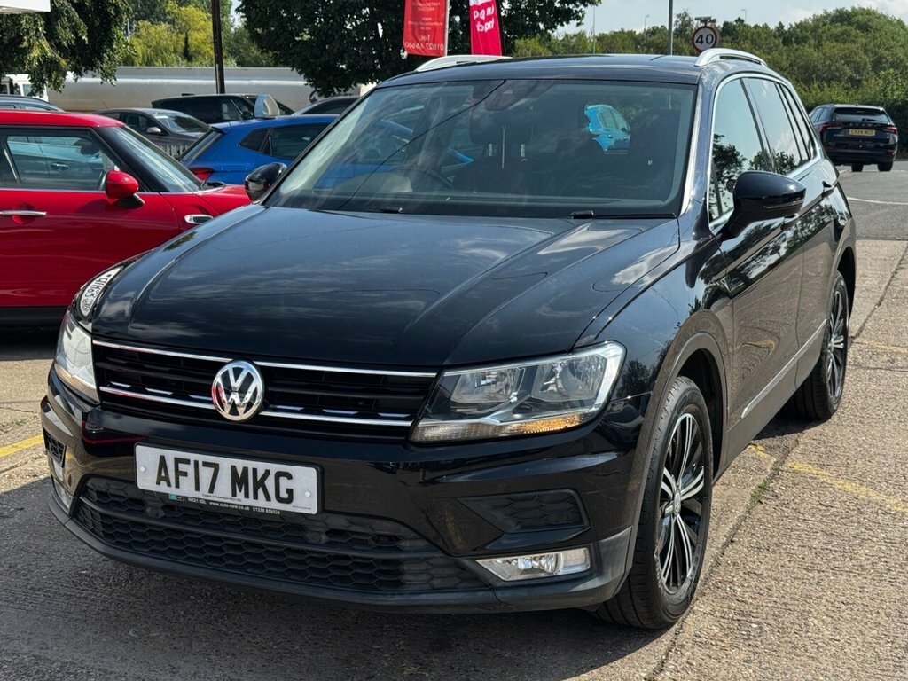 Volkswagen Tiguan 2L Se Navigation AF17MKG Black #4