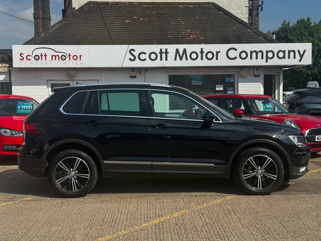 Volkswagen Tiguan 2L Se Navigation AF17MKG Black #6