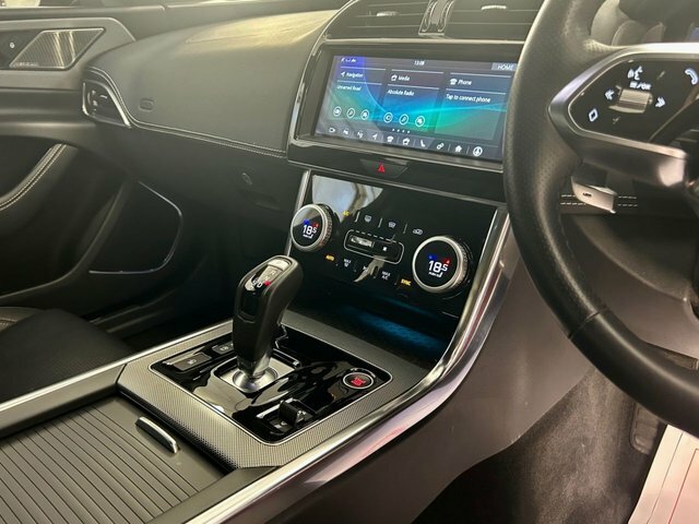 Jaguar XE D180 Rwd Black #14